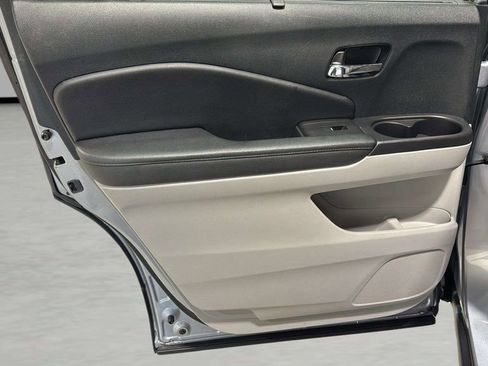 Used 2022 Honda Pilot Touring image 18