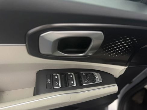 Used 2022 Kia Sorento S w/ Panoramic Sunroof Package FWD image 14