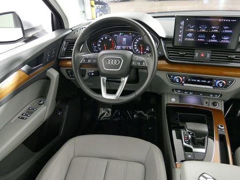 Certified 2022 Audi Q5 2.0T Premium w/ Convenience Package AWD/4WD image 28