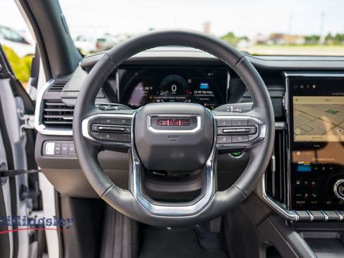 Used 2026 GMC Acadia Elevation w/ Elevation Premium Package AWD/4WD image 12