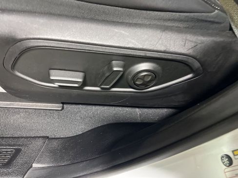 Used 2024 Jeep Grand Cherokee L Limited w/ Luxury Tech Group II image 23