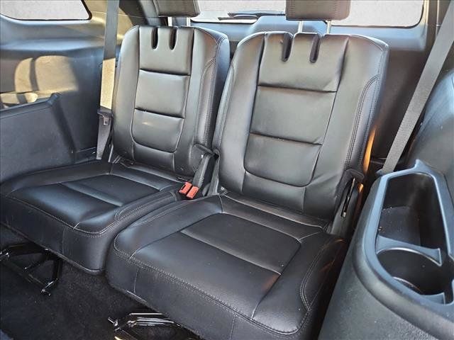 Used 2018 Ford Explorer XLT w/ Equipment Group 202A FWD image 20