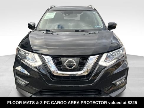 Used 2017 Nissan Rogue SL image 2