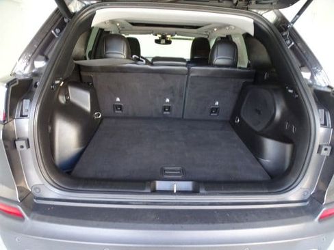 Used 2019 Jeep Cherokee Limited AWD/4WD image 23