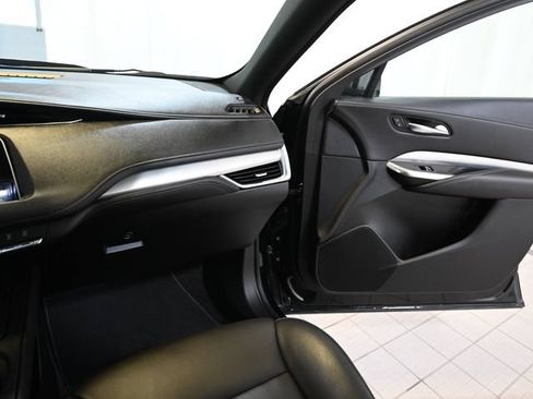 Used 2020 Cadillac XT4 Premium Luxury w/ LPO, Midnight Sport Package AWD/4WD image 31