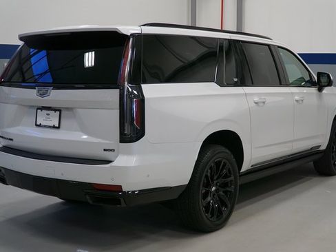 New 2024 Cadillac Escalade ESV Sport Platinum w/ LPO, ONYX Package image 6
