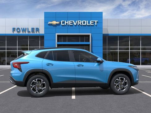 New 2026 Chevrolet Trax LT w/ Driver Confidence Package FWD image 5
