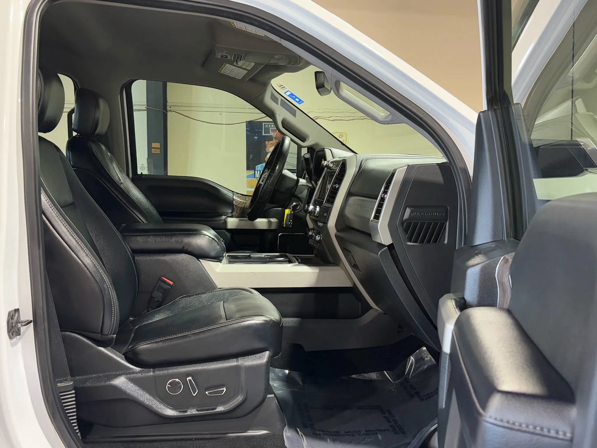 Used 2019 Ford F250 Lariat w/ Lariat Value Package AWD/4WD image 17
