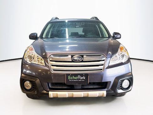 Used 2014 Subaru Outback 3.6R Limited image 2