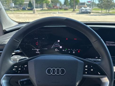 Used 2025 Audi Q5 Premium Plus w/ Premium Plus AWD/4WD image 9
