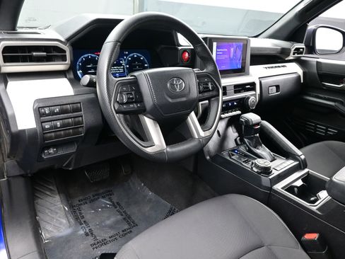 Used 2024 Toyota Tacoma TRD Off-Road image 12