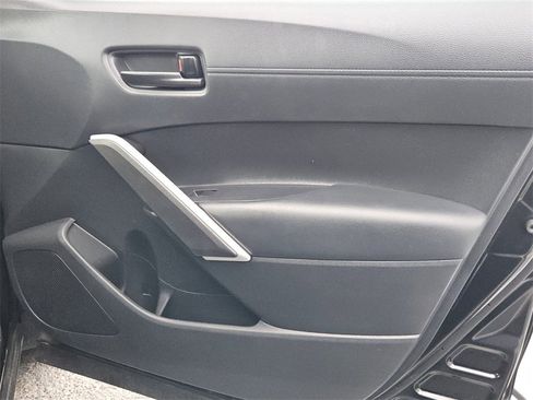 Used 2025 Toyota Corolla Cross LE image 26