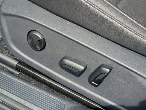 Used 2023 Volkswagen Jetta SE image 22