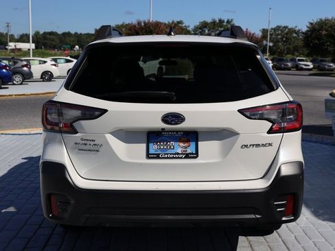 Used 2020 Subaru Outback Premium image 4