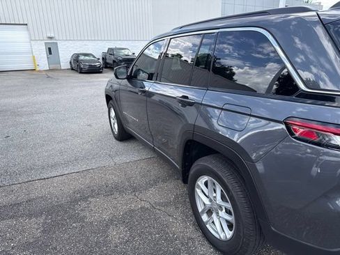 Used 2025 Jeep Grand Cherokee Laredo X w/ Luxury Tech Group I RWD image 7