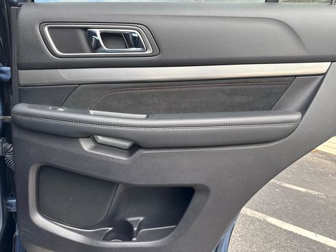 Used 2019 Ford Explorer XLT w/ Equipment Group 202A FWD image 18