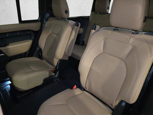 New 2026 Land Rover Defender 130 X-Dynamic SE image 12