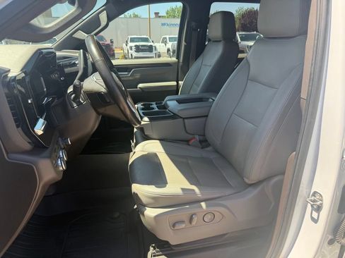 Used 2022 GMC Sierra 1500 SLT w/ X31 Off-Road Package AWD/4WD image 10