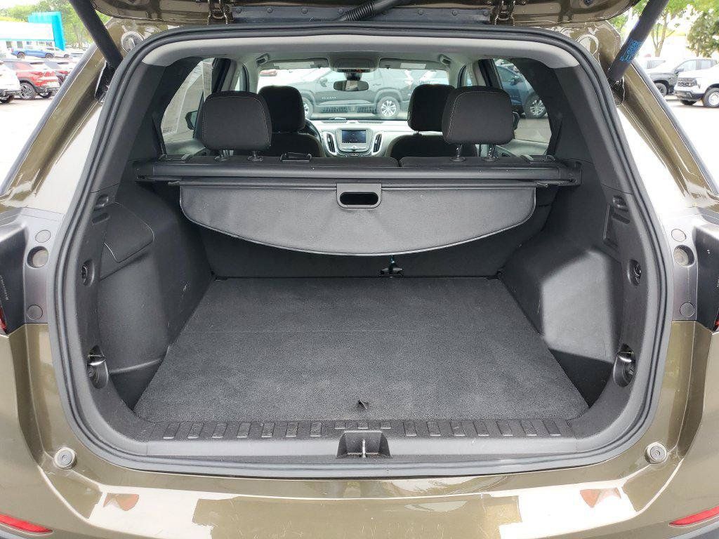 Used 2024 Chevrolet Equinox LT FWD image 30