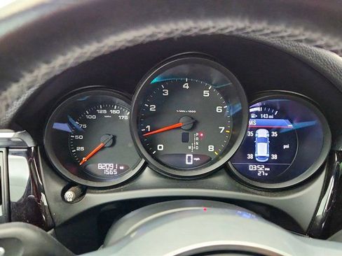 Used 2020 Porsche Macan image 15
