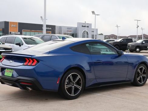 Used 2024 Ford Mustang Premium image 7