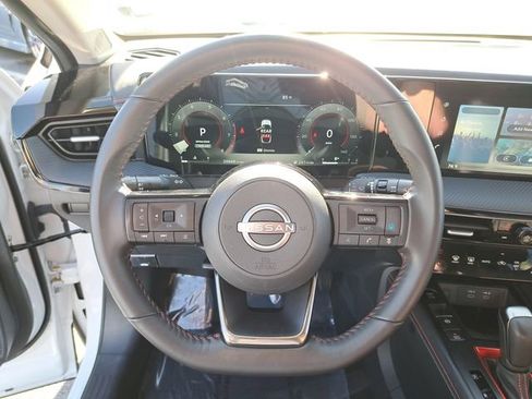 Used 2025 Nissan Kicks SR image 25