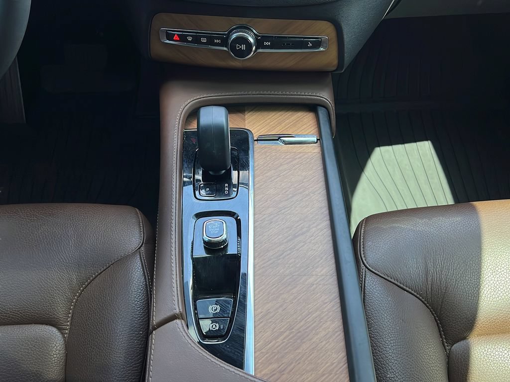 Certified 2023 Volvo XC90 B6 Plus w/ Protection Package Premier AWD/4WD image 15