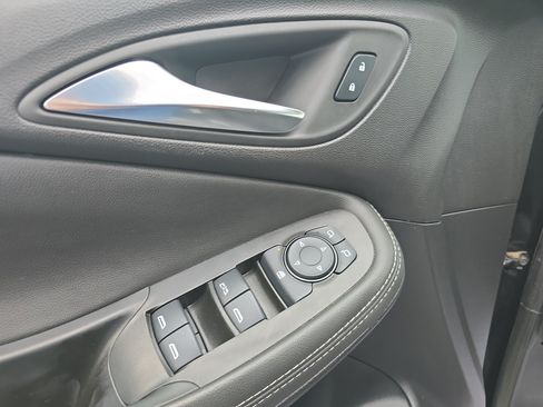 Used 2024 Buick Encore GX Preferred FWD image 17
