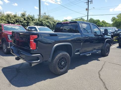 Used 2024 Chevrolet Silverado 2500 ZR2 w/ Technology Package AWD/4WD image 4