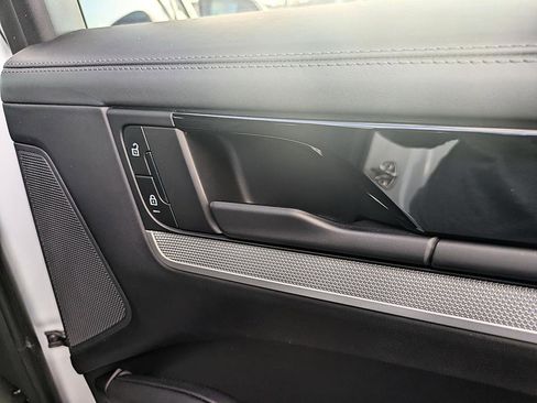 Used 2024 Porsche Cayenne image 37