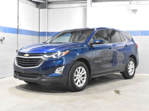 Used 2020 Chevrolet Equinox LT w/ Driver Convenience Package FWD image 2