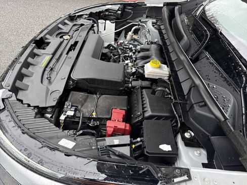 Used 2025 Nissan Pathfinder SV image 35