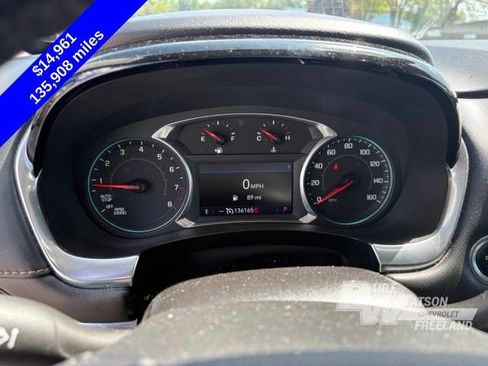 Used 2021 Chevrolet Traverse LT FWD image 17