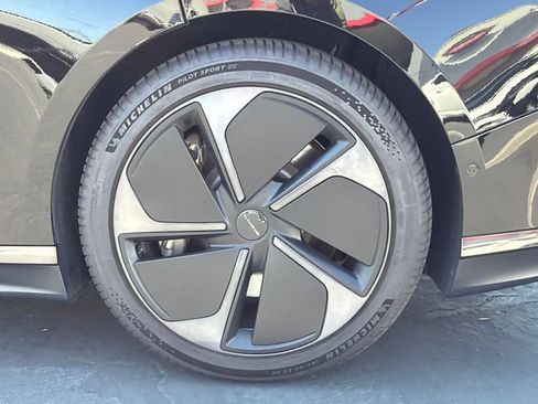 Used 2024 Lucid Air Touring AWD/4WD image 18