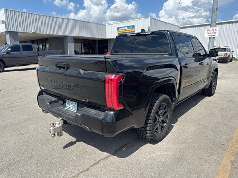 Used 2023 Toyota Tundra Platinum AWD/4WD image 2
