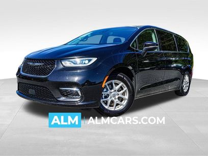 Used 2023 Chrysler Pacifica Touring-L