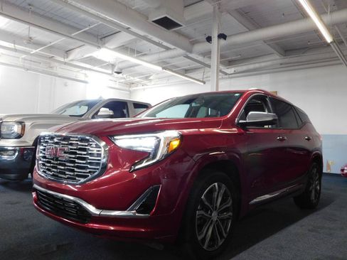 Used 2019 GMC Terrain Denali w/ Advanced Safety Package FWD image 12