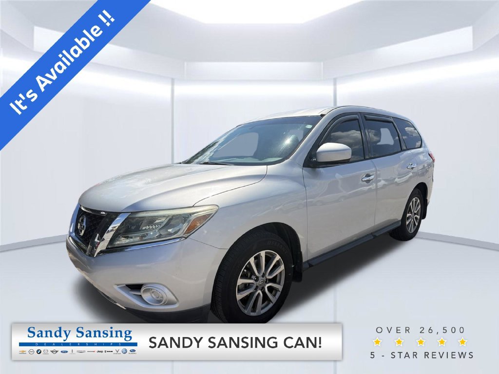 Used 2015 Nissan Pathfinder S FWD image 1