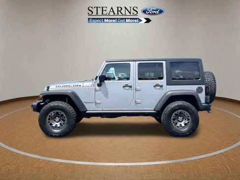 Used 2016 Jeep Wrangler Unlimited Rubicon AWD/4WD image 3