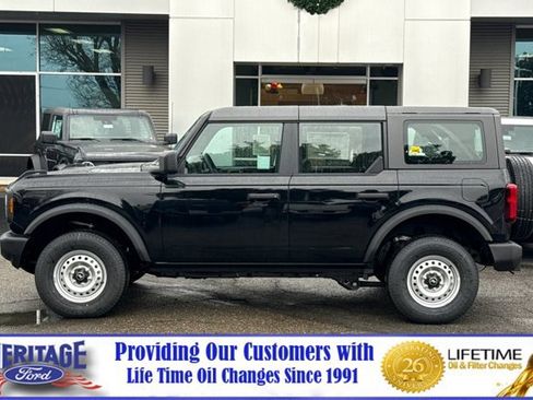 New 2025 Ford Bronco 4-Door image 7