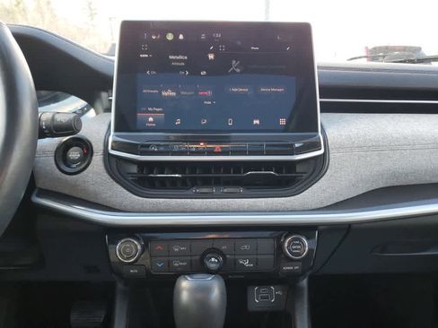 Used 2022 Jeep Compass Latitude w/ Sun and Sound Group image 21