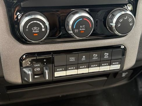 New 2026 RAM 2500 Tradesman w/ Chrome Appearance Group AWD/4WD image 22