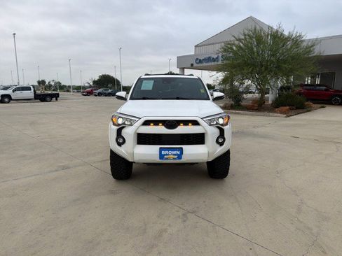 Used 2022 Toyota 4Runner SR5 Premium w/ Moonroof Package RWD image 2