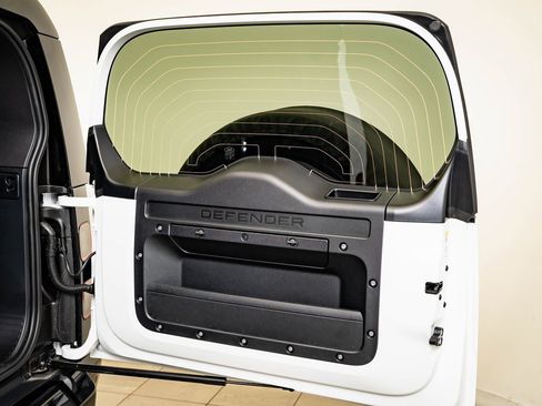 New 2026 Land Rover Defender 130 V8 image 18