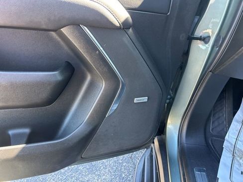 Used 2023 Chevrolet Suburban Premier image 14