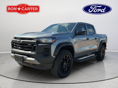 Used 2026 Chevrolet Colorado Trail Boss AWD/4WD image 3