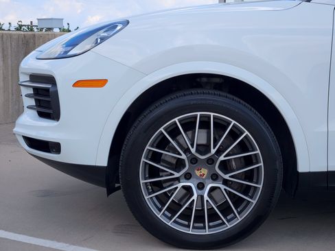 Certified 2023 Porsche Cayenne AWD/4WD image 13