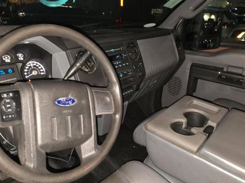 Used 2014 Ford F550 2WD Regular Cab Super Duty image 9