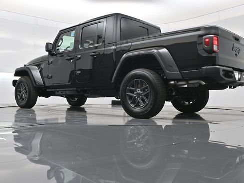 New 2025 Jeep Gladiator Sport image 44