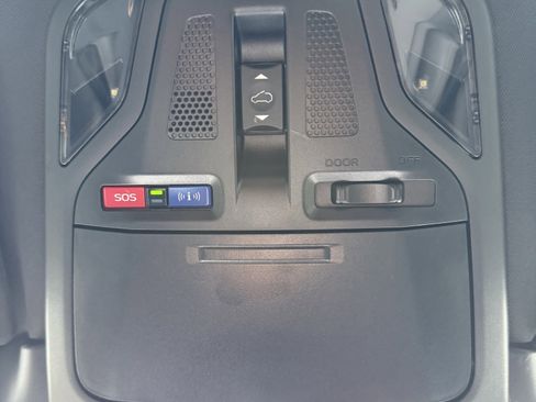 Used 2025 Subaru Outback Wilderness w/ Wilderness Package image 32